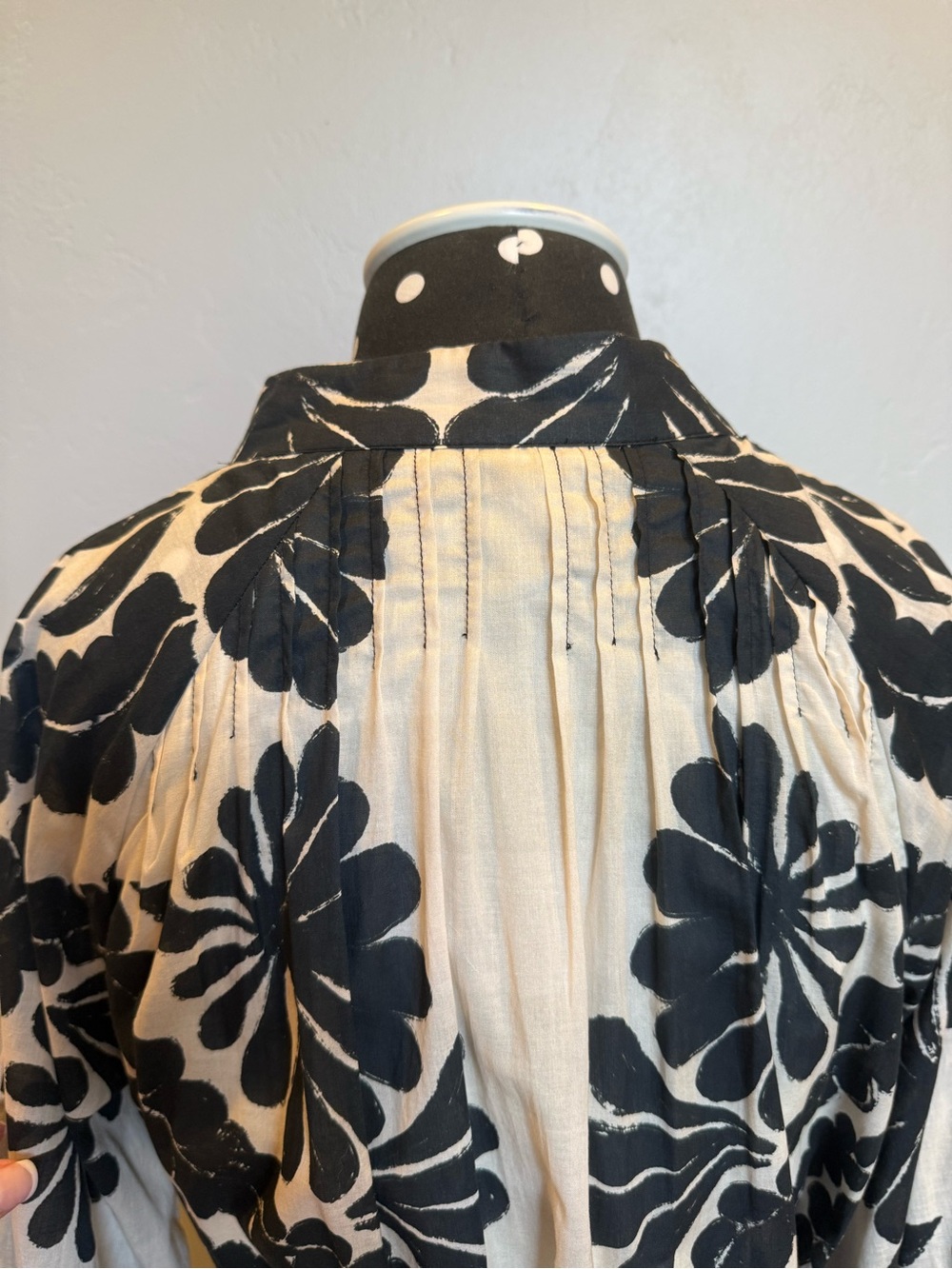ANTONIO MELANI Black and Cream Brynn Floral Tie-Waist Mini Dress. - Picture 3 of 6